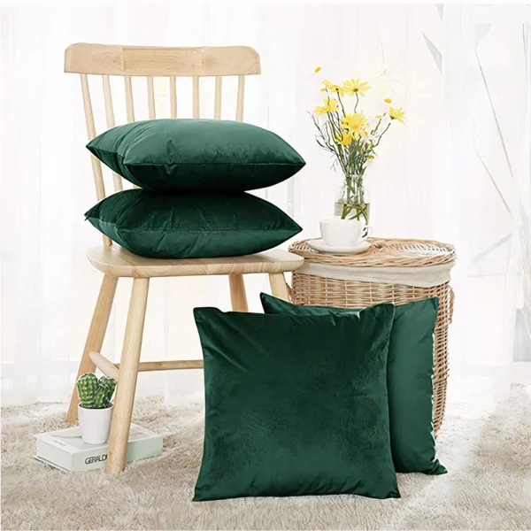 Perna Decorativa cu Husa din Catifea si umpluturii siliconizate de poliester 100% Verde