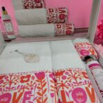 Set de prosoape 3 buc Love ( 1 buc 30/50 , 1 buc 50/90 , 1 buc 70/140 + 1 spray)