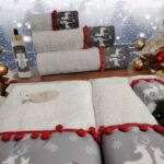Set de prosoape 3 buc cu Broderie Model Craciun ( 1 buc 30/50 , 1 buc 50/90 , 1 buc 70/140 + 1 spray)