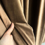 Draperie de Catifea Semi-Opaca 70% Auriu L1.5m/H2.35m cu Rejansa de 6cm - imagine 4
