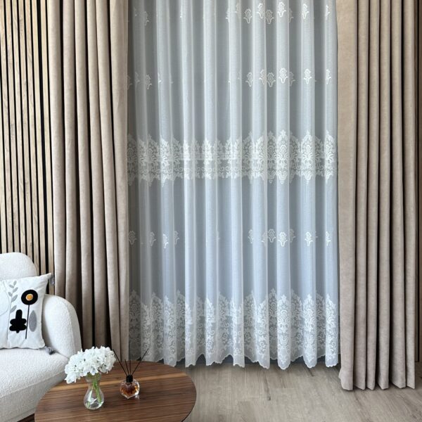 Perdea Valeria cu Broderie Clasica Crem 24311 L4,90m/ H2,55m cu Rejansă Wave