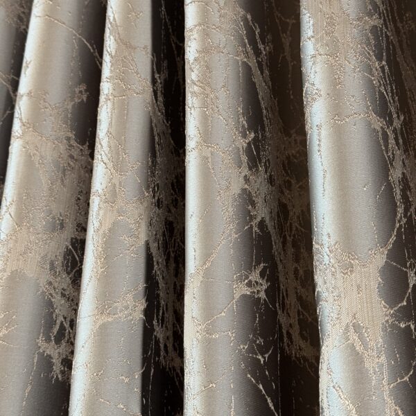 Draperie Elegantă Gri Platinat cu Imprimeu Oglindă Spartă