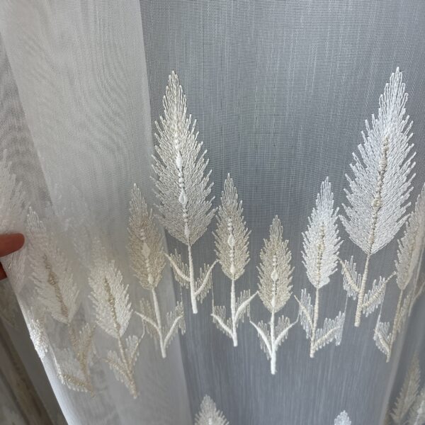 Perdea Bambus Brodat Model Copac Crem cu Auriu