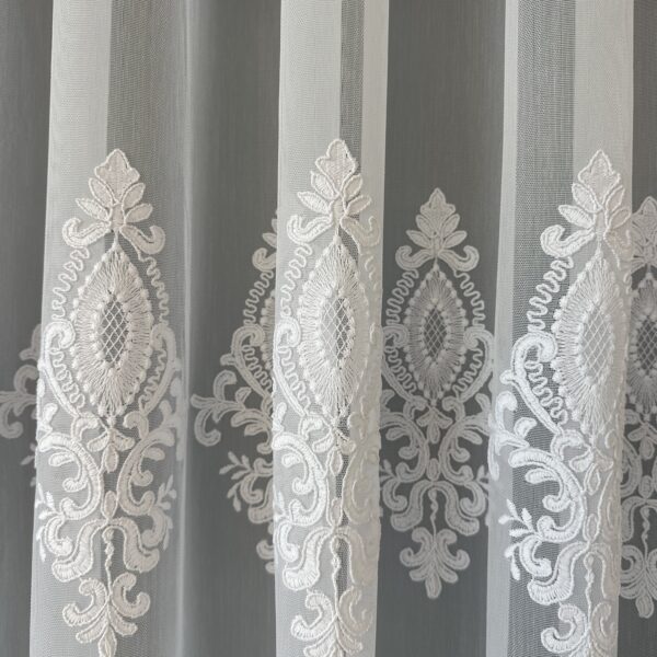 Perdea Daiana din Bambus cu Broderie Eleganta Albă