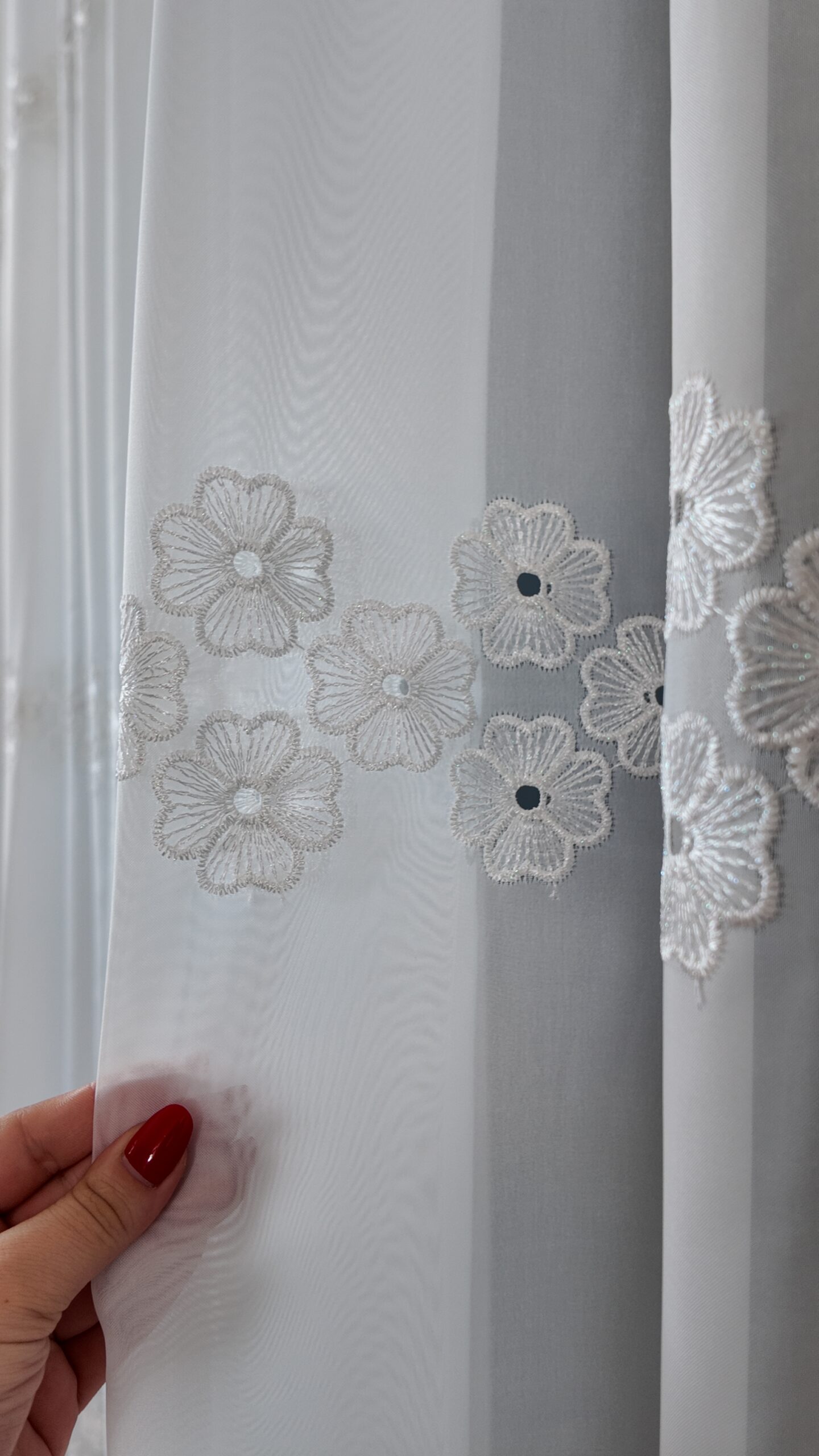 Perdea din Mătase Albă cu Broderie 6762-09
