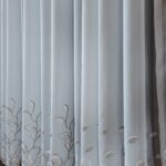 Perdea Cristal cu Broderie Florală Jos Alb/Maro 6838-55